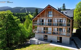 Wonder Home - Orlik Residence - Apartamenty z widokiem na Śnieżkę, blisko wyciągów, Ski Arena i Kościółka Wang